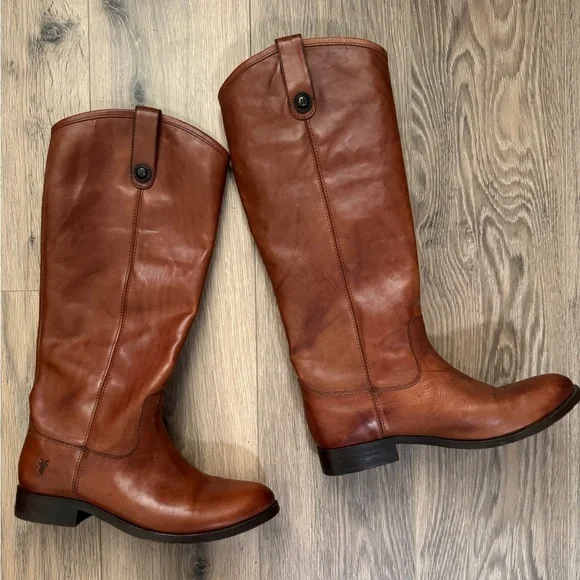 Frye Melissa Button 2 Boot women’s size 7B- excellent used condition - Picture 2 of 8